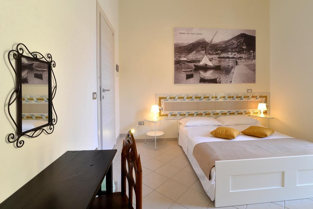 Santi E Saraceni Rooms Salernes Chambre photo