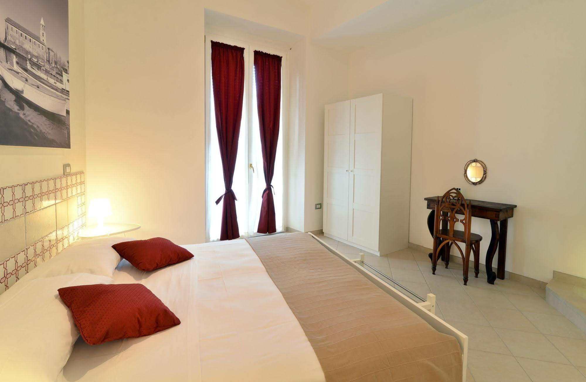 Santi E Saraceni Rooms Salernes Extérieur photo