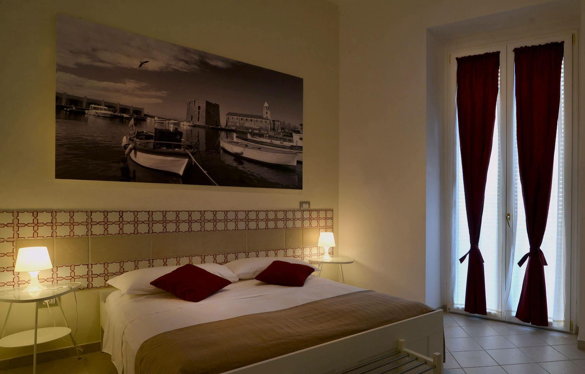 Santi E Saraceni Rooms Salernes Extérieur photo